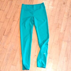 Nike Dri-Fit teal athletic leggings